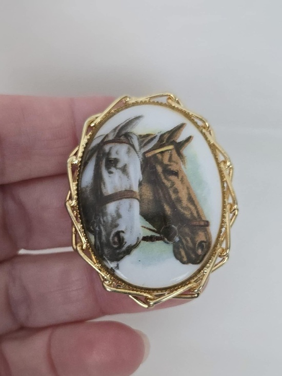 Vintage Jewelry - 🐴 Vintage double horse head brooch